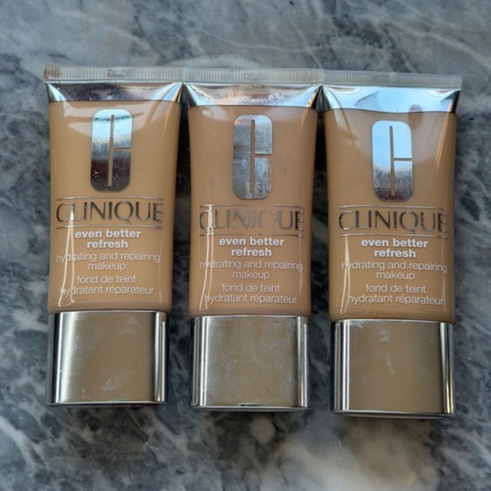Clinique Even Better Refresh Hydrating and Repairing Makeup